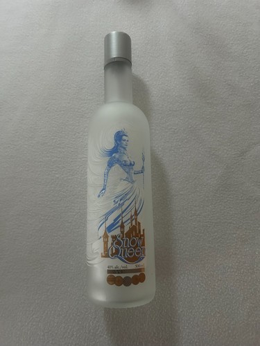Leere vodka flasche snow - flasche, queen